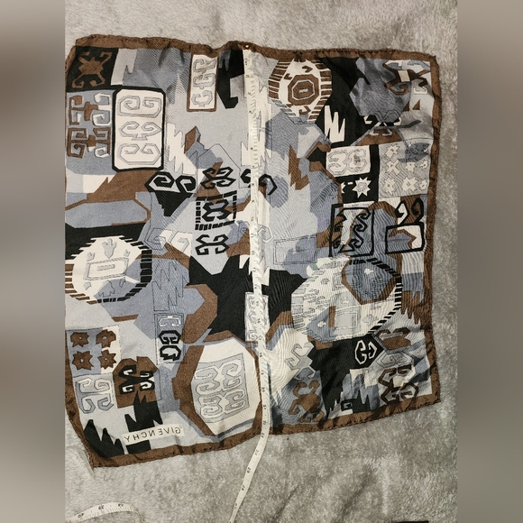 Givenchy Silk Scarf Vintage - Picture 6 of 16